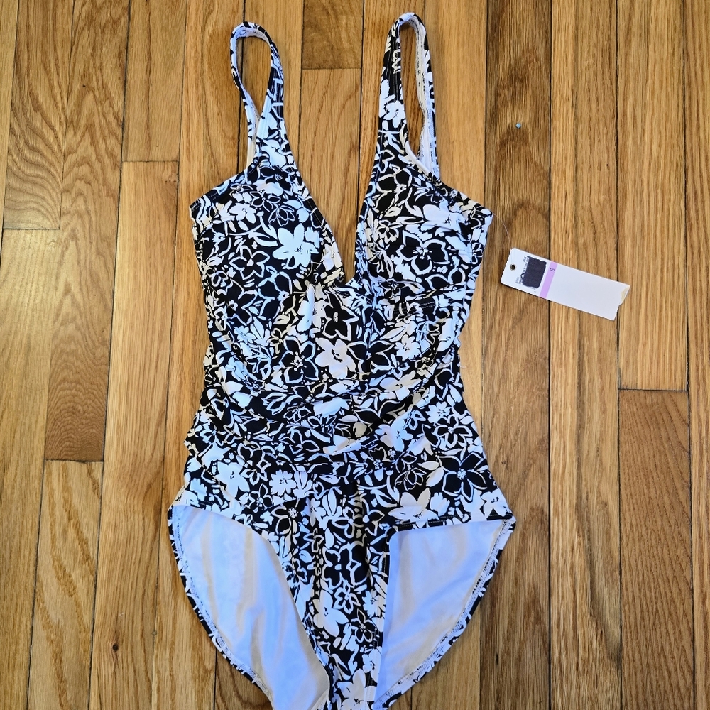 Anne Cole NWT black and white floral print swimsuit, size 6